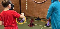 Werfspiel mit Hexenhüten